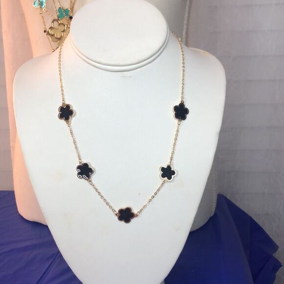 BLACK CLOVER NECKLACE - Picture 10 of 11